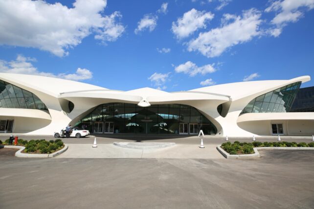 Edificio del TWA Flight Center progettato da Eero Saarinen