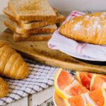 pane tostato e brioche calde